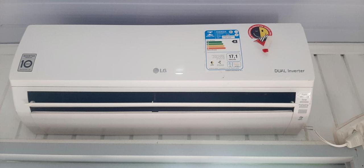 CASA completa em TORRES-RS - O MELHOR CUSTO BENEFICIO na mais bela praia Gaúcha - Cozinha - Banheiro - Ar condicionado - Smart TV 32 Android Apps Youtube - Netflix - Prime Vídeo e Wi-Fi - Estacionamento - Acomoda até 10 pessoas - Anfitriã Superhost n Villa Esterno foto