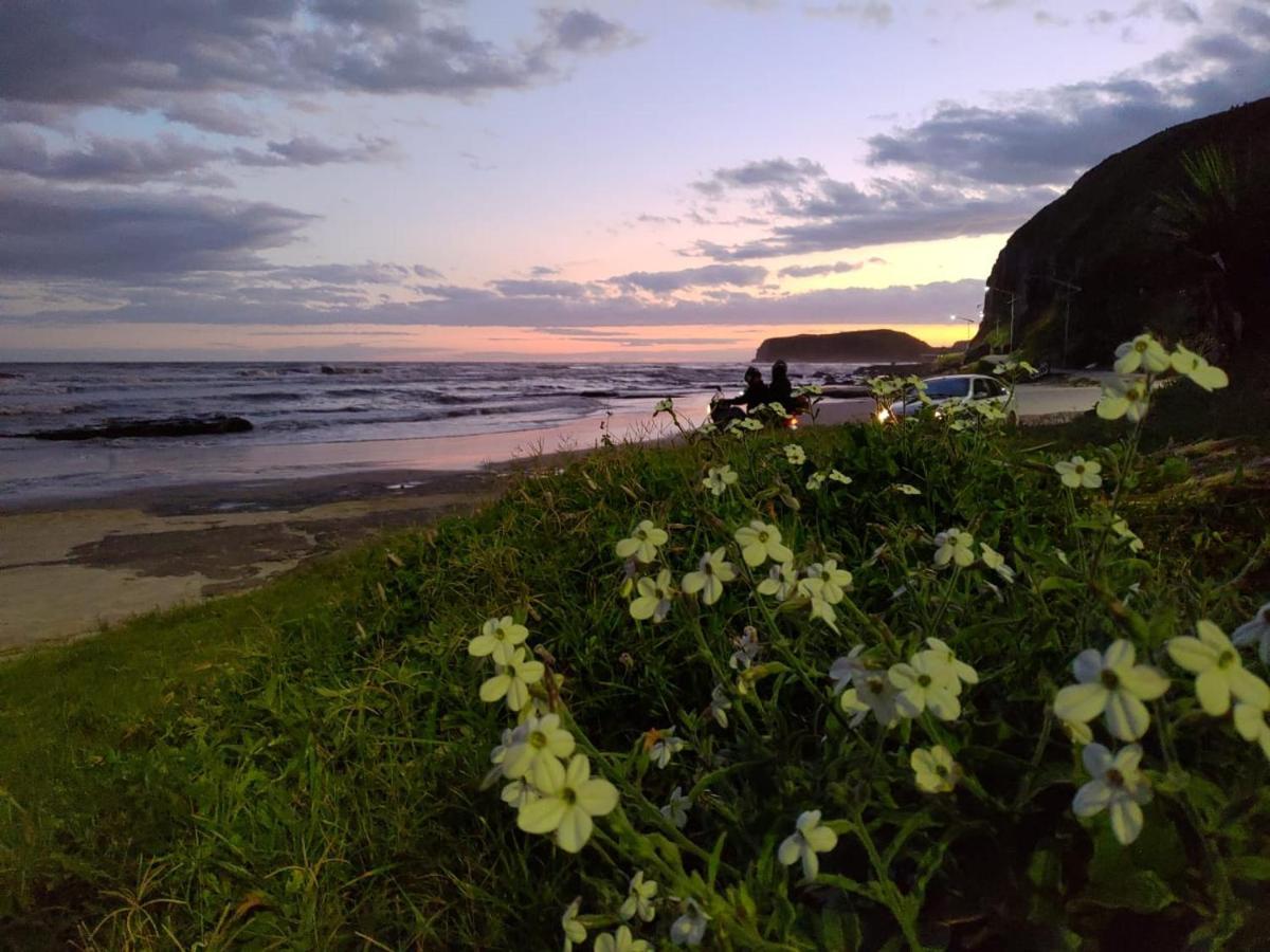 CASA completa em TORRES-RS - O MELHOR CUSTO BENEFICIO na mais bela praia Gaúcha - Cozinha - Banheiro - Ar condicionado - Smart TV 32 Android Apps Youtube - Netflix - Prime Vídeo e Wi-Fi - Estacionamento - Acomoda até 10 pessoas - Anfitriã Superhost n Villa Esterno foto