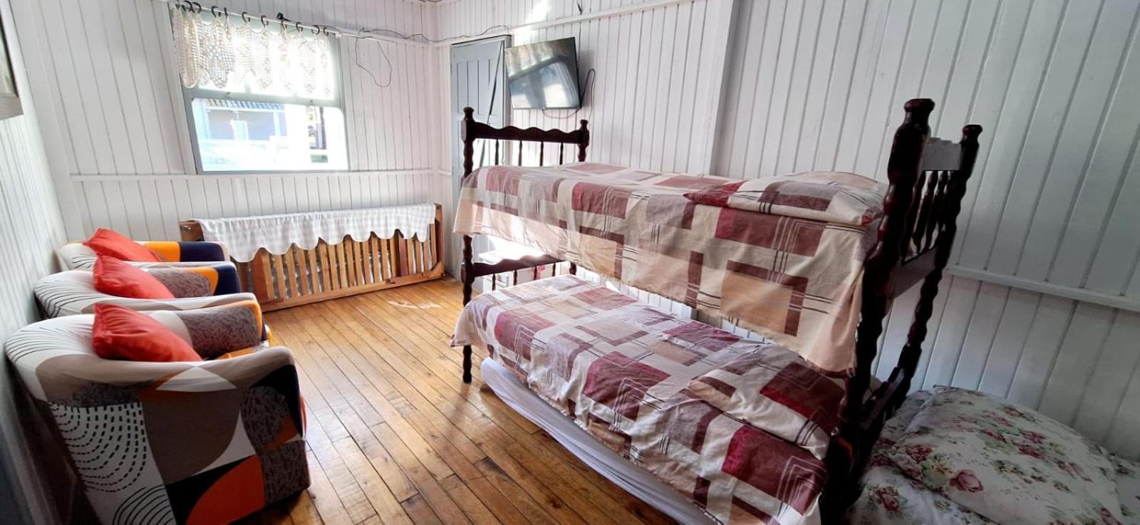 CASA completa em TORRES-RS - O MELHOR CUSTO BENEFICIO na mais bela praia Gaúcha - Cozinha - Banheiro - Ar condicionado - Smart TV 32 Android Apps Youtube - Netflix - Prime Vídeo e Wi-Fi - Estacionamento - Acomoda até 10 pessoas - Anfitriã Superhost n Villa Esterno foto