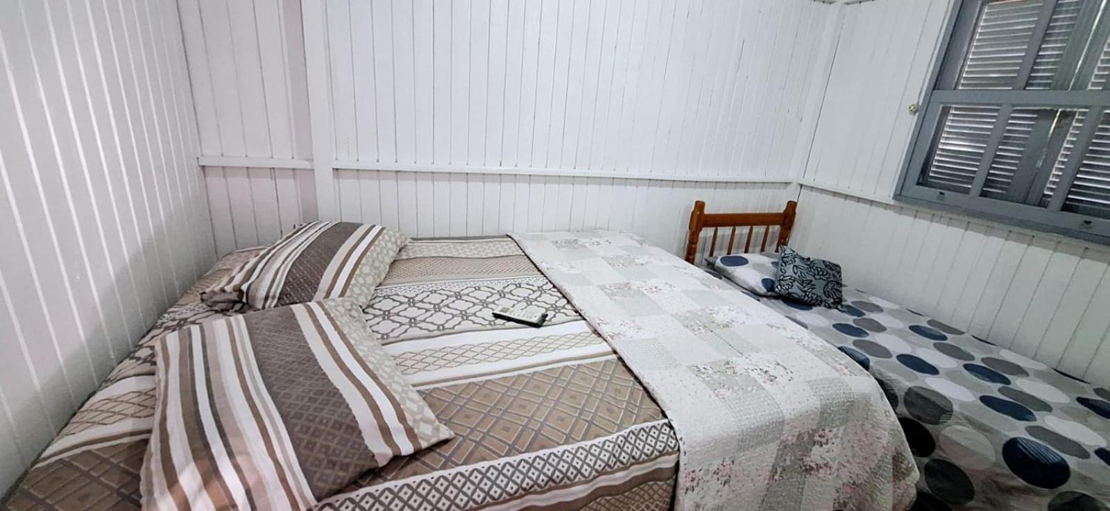 CASA completa em TORRES-RS - O MELHOR CUSTO BENEFICIO na mais bela praia Gaúcha - Cozinha - Banheiro - Ar condicionado - Smart TV 32 Android Apps Youtube - Netflix - Prime Vídeo e Wi-Fi - Estacionamento - Acomoda até 10 pessoas - Anfitriã Superhost n Villa Esterno foto