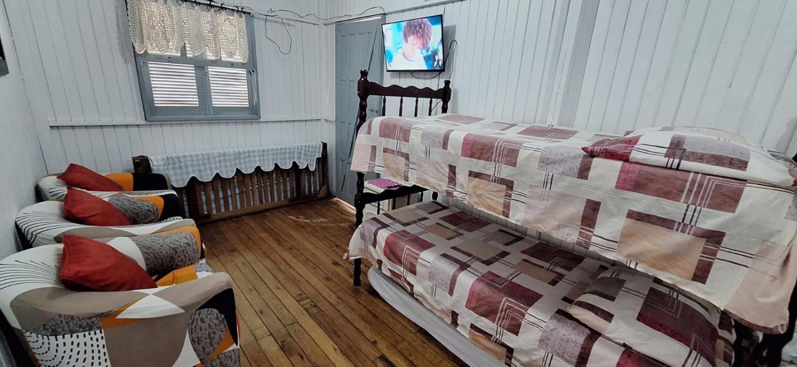 CASA completa em TORRES-RS - O MELHOR CUSTO BENEFICIO na mais bela praia Gaúcha - Cozinha - Banheiro - Ar condicionado - Smart TV 32 Android Apps Youtube - Netflix - Prime Vídeo e Wi-Fi - Estacionamento - Acomoda até 10 pessoas - Anfitriã Superhost n Villa Esterno foto