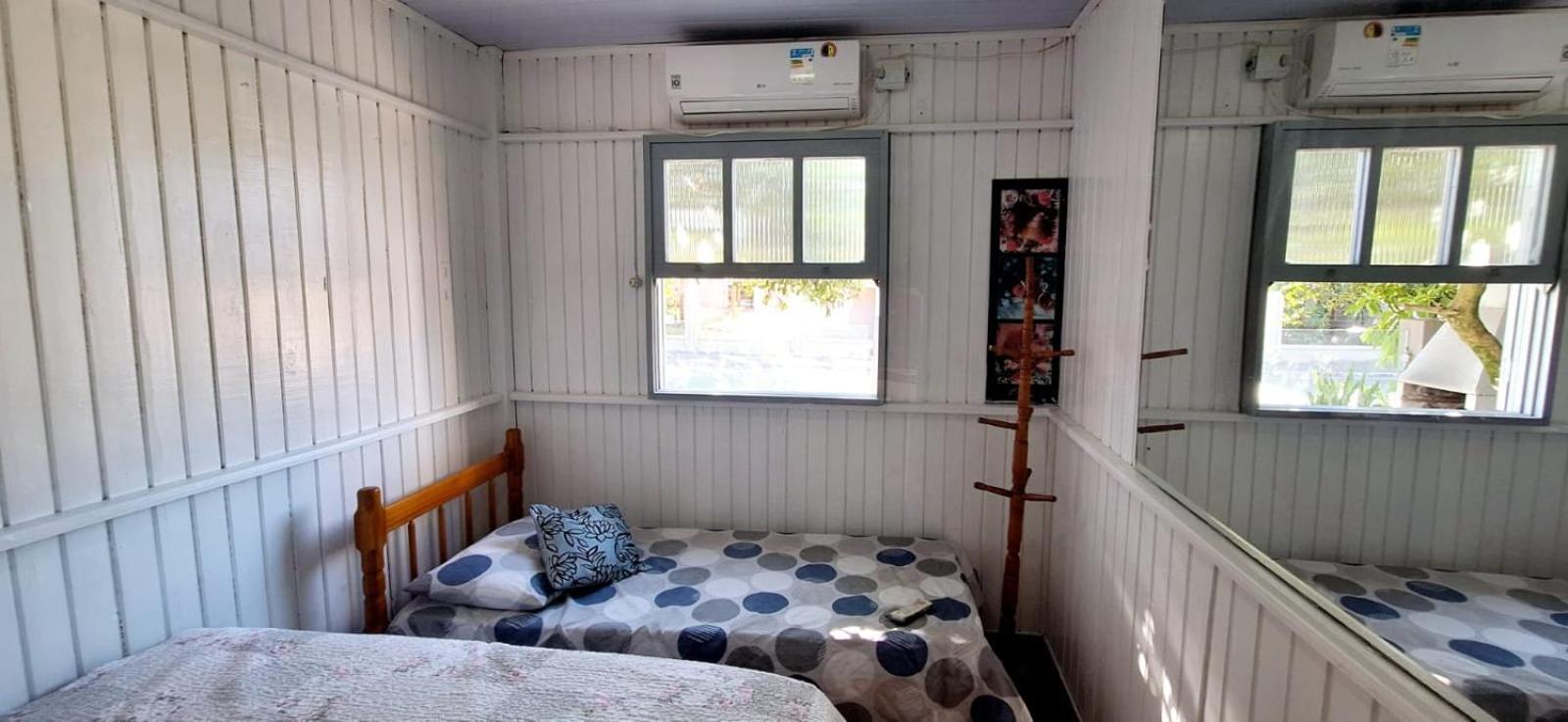 CASA completa em TORRES-RS - O MELHOR CUSTO BENEFICIO na mais bela praia Gaúcha - Cozinha - Banheiro - Ar condicionado - Smart TV 32 Android Apps Youtube - Netflix - Prime Vídeo e Wi-Fi - Estacionamento - Acomoda até 10 pessoas - Anfitriã Superhost n Villa Esterno foto